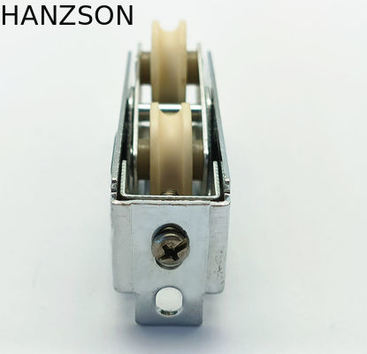 OEM de aluminio del material de hoja del hierro de los rodillos 1.2m m de la puerta deslizante de la cubierta plástica